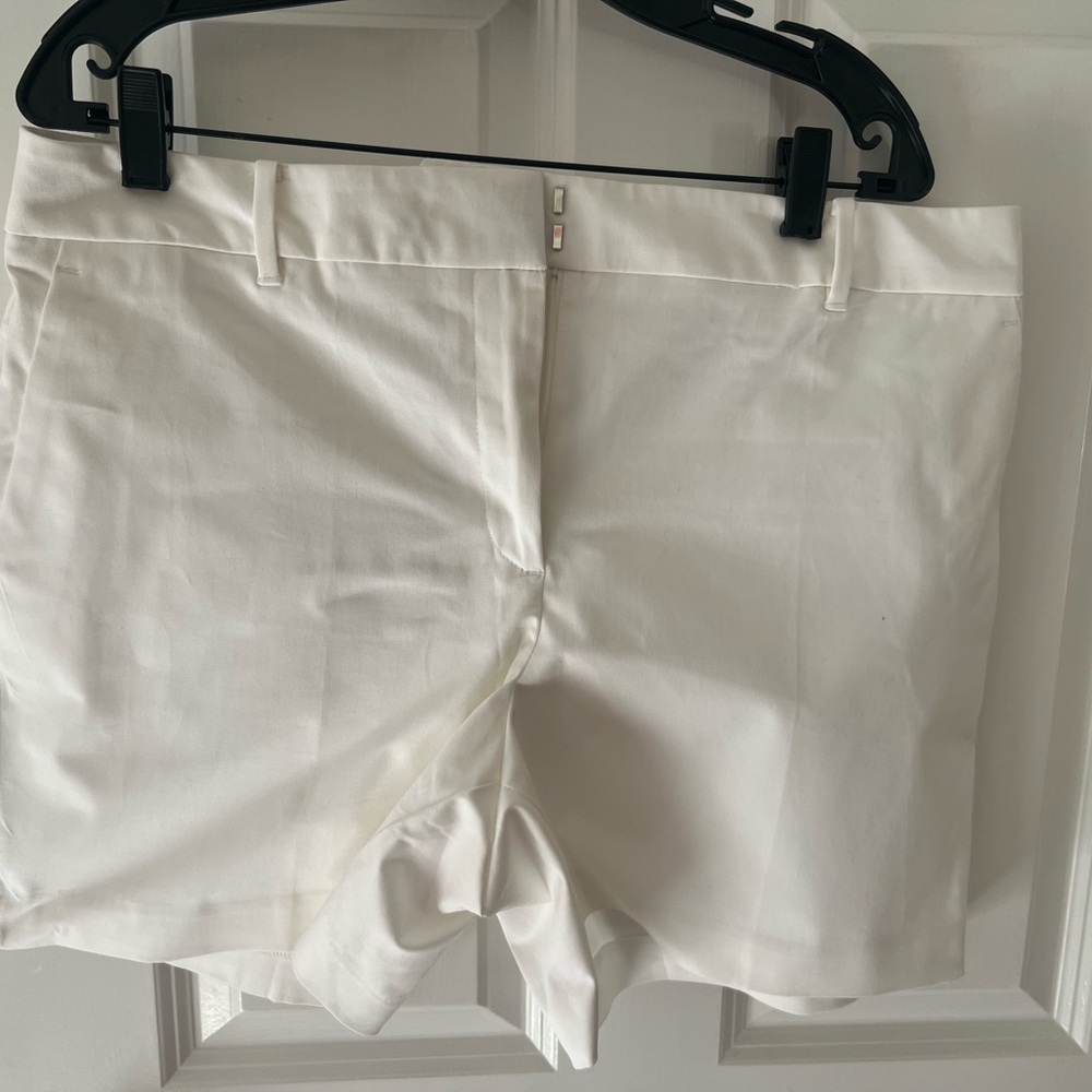 NEW W/Tags Ann Taylor White Shorts Mid Rise Size 14 Devin Metro Short